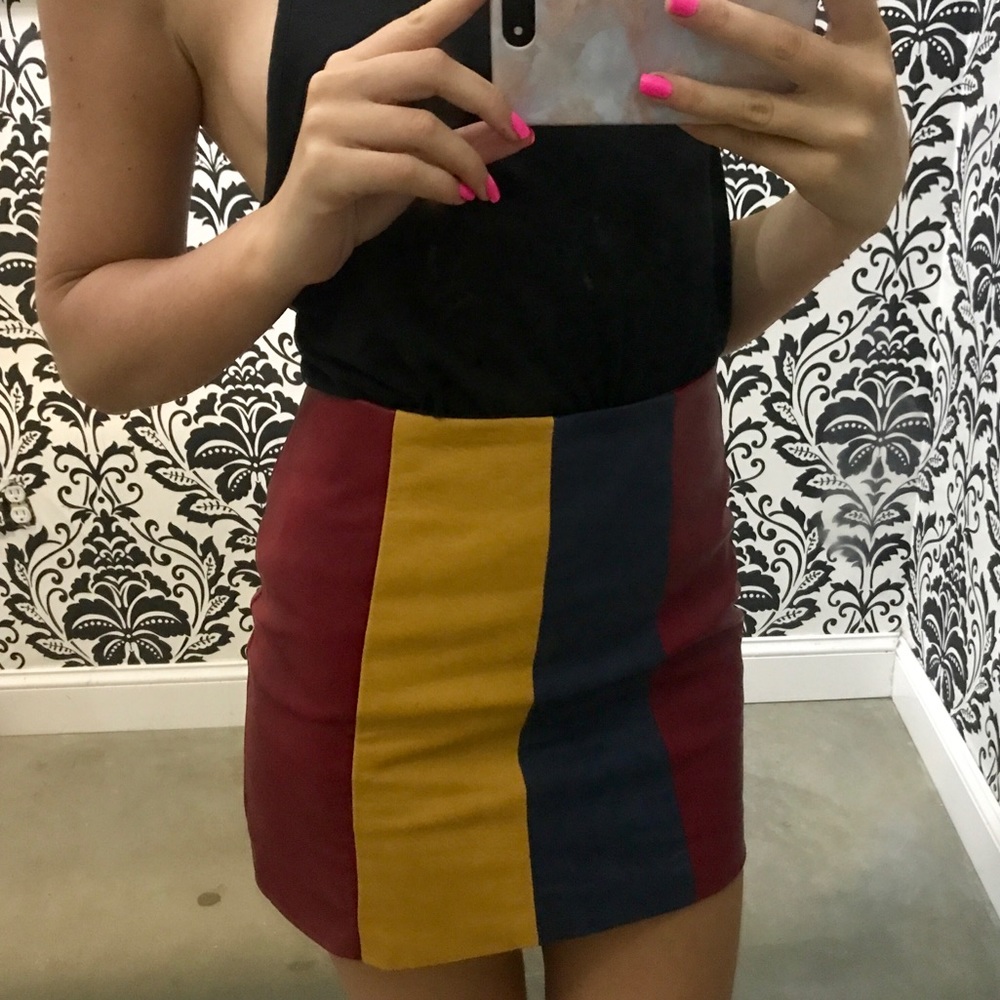 NEVER WORN color block mini skirt